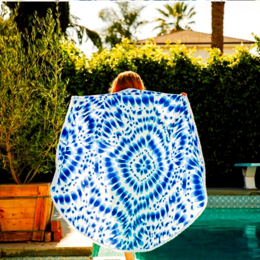 Enchante Home Oversized Round Beach towel